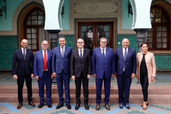السيد رئيس الحكومة يستقبل المدير التنفيذي لمجموعة رونو Groupe Renault، ويترأس مراسم التوقيع على ملحق اتفاقية استثمارية مع المجموعة