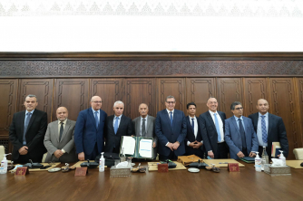 رئيس الحكومة يشرف على توقيع اتفاق بين وزارة الصحة والحماية الاجتماعية وجميع النقابات الممثلة في القطاع