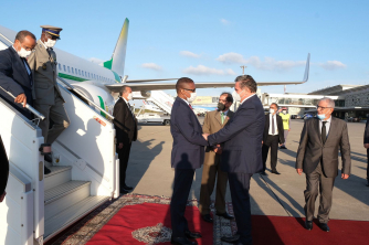 الوزير الأول الموريتاني يحل بالمغرب لترؤس اللجنة العليا المشتركة المغربية – الموريتانية إلى جانب السيد رئيس الحكومة