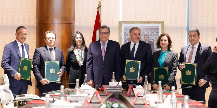 السيد رئيس الحكومة يشرف على توقيع اتفاقية إطار للشراكة لتنزيل خارطة الطريق الاستراتيجية لقطاع السياحة بحلول عام 2026 