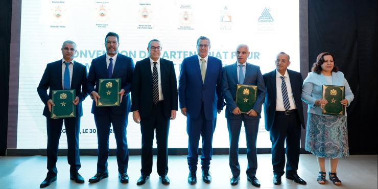 Le Chef du gouvernement préside la cérémonie de signature d’une convention de partenariat pour l’aménagement et l’équipement du « Centre Hospitalier Régional Hassan II » à Agadir 