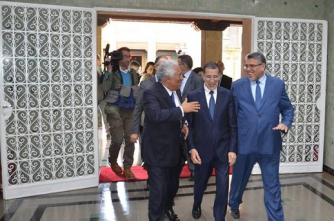  رئيس الحكومة يجري مباحثات مع الوزير الأول البرتغالي 