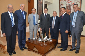   رئيس الحكومة يستقبل السيد تون موسى هيتام رئيس المنتدى الاقتصادي الإسلامي العالم