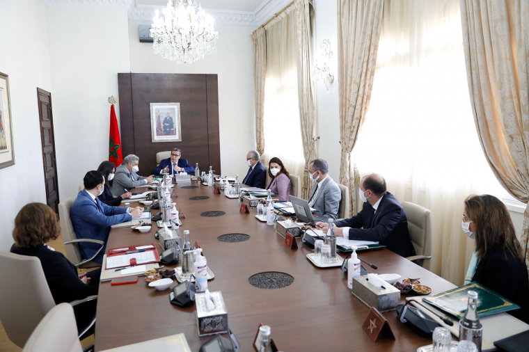 Photo 2 - أشغال الاجتماع البيوزاري حول مشروع الميثاق الجديد للاستثمار.jpeg