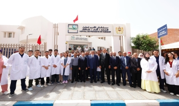 السيد رئيس الحكومة يشرف على إعطاء انطلاقة خدمات مستشفى القرب بتمنار، ويقف على تقديم مشروعين استشفائيين لتعزيز العرض الصحي بإقليم الصويرة