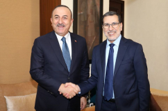 رئيس الحكومة يجري مباحثات مع وزير الخارجية التركي رئيس الحكومة يجري مباحثات مع وزير الخارجية التركي