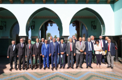 رئيس الحكومة يترأس حفل توقيع مذكرة تفاهم واتفاقيات شراكة بين القطاعين العام والخاص لإحداث محطة لتحلية مياه البحر ومزرعة ريحية بالداخلة