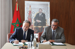 Le Chef du gouvernement procède à la signature du contrat-programme 2023 – 2037 entre le gouvernement et la compagnie nationale Royal Air Maroc