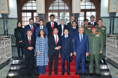 رئيس الحكومة يستقبل وزير الدفاع الماليزي