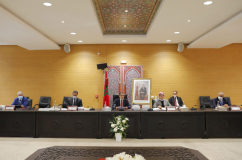 رئيس الحكومة يترأس اجتماع اللجنة الوزارية المكلفة بتتبع تنفيذ الاستراتيجيات والبرامج المتعلقة بالنهوض بحقوق الأشخاص في وضعية إعاقة رئيس الحكومة يترأس اجتماع اللجنة الوزارية المكلفة بتتبع تنفيذ الاستراتيجيات والبرامج المتعلقة بالنهوض بحقوق الأشخاص في وضعية إعاقة