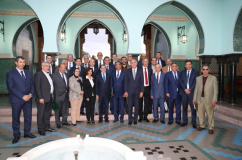 التوقيع على اتفاق ثلاثي الأطراف بين الحكومة والاتحاد العام لمقاولات المغرب والمركزيات النقابية الأكثر تمثيلية التوقيع على اتفاق ثلاثي الأطراف بين الحكومة والاتحاد العام لمقاولات المغرب والمركزيات النقابية الأكثر تمثيلية