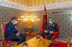 جلالة الملك يعين السيد عزيز أخنوش رئيسا للحكومة ويكلفه جلالته بتشكيل الحكومة الجديدة جلالة الملك يعين السيد عزيز أخنوش رئيسا للحكومة ويكلفه جلالته بتشكيل الحكومة الجديدة