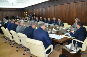 رئيس الحكومة: سنواصل تسوية الملفات العالقة لانتهاكات حقوق الإنسان